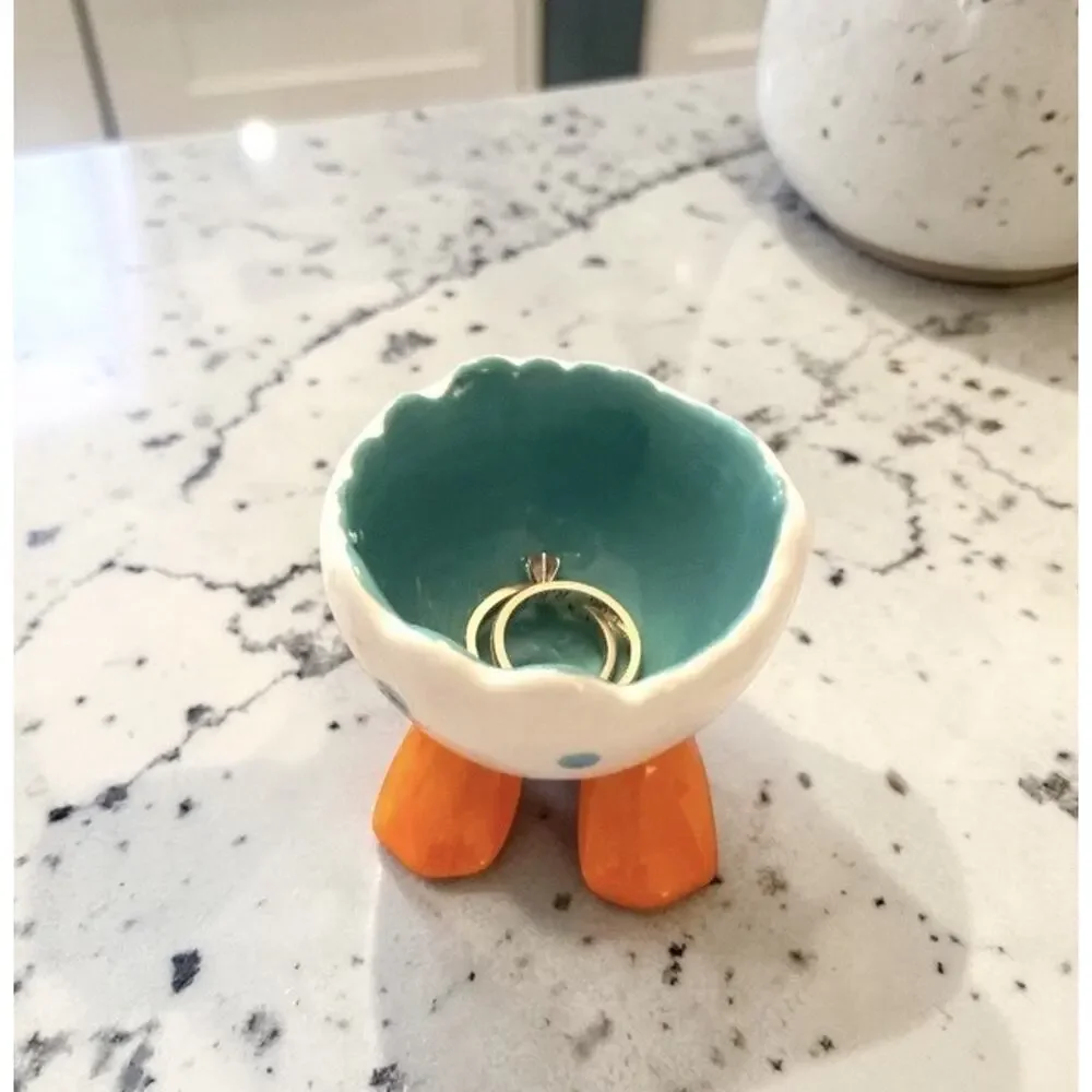 Cracked Egg Cup With Duck Feet Easter Whimsical Farmhouse Decor Trinkets 3421-45